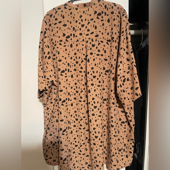 Vici Cheetah Print Blouse - Picture 2 of 2